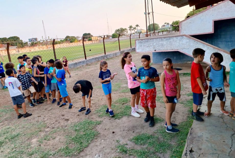 Equipe de Atletismo promoveu comemoração do Dia das Crianças Equipe de Atletismo promoveu comemoração do Dia das Crianças