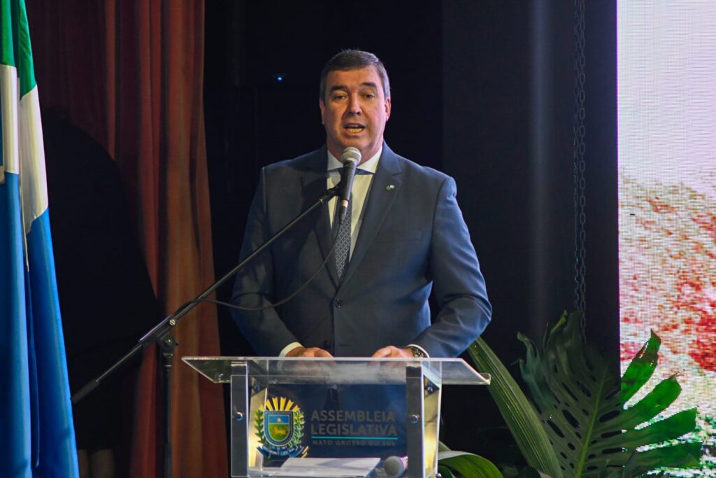 Trabalhos que contribuiram para o desenvolvimento de MS são reconhecidos em homenagem Trabalhos que contribuiram para o desenvolvimento de MS são reconhecidos em homenagem