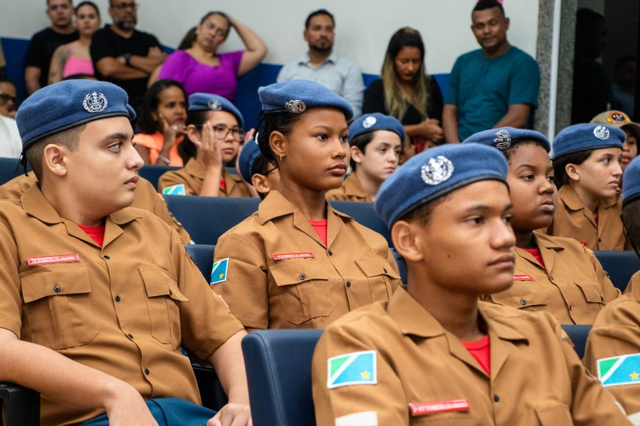 SMAS realiza graduação dos jovens do SCFV Bombeiros do Amanhã SMAS realiza graduação dos jovens do SCFV Bombeiros do Amanhã