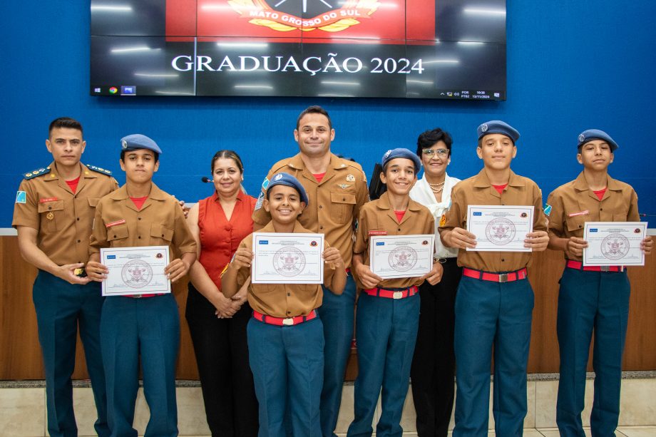 SMAS realiza graduação dos jovens do SCFV Bombeiros do Amanhã SMAS realiza graduação dos jovens do SCFV Bombeiros do Amanhã
