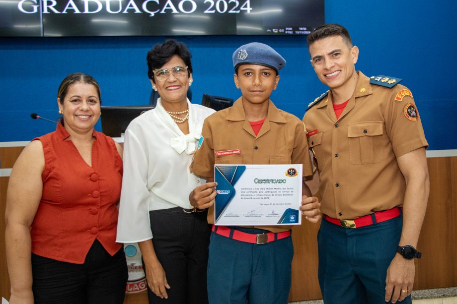 SMAS realiza graduação dos jovens do SCFV Bombeiros do Amanhã SMAS realiza graduação dos jovens do SCFV Bombeiros do Amanhã