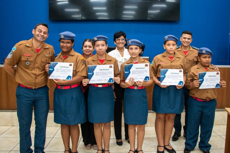 SMAS realiza graduação dos jovens do SCFV Bombeiros do Amanhã SMAS realiza graduação dos jovens do SCFV Bombeiros do Amanhã