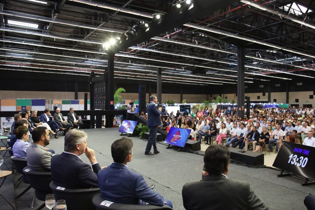 Governo de MS apresenta aos prefeitos eleitos as prioridades e projetos de cada secretaria Governo de MS apresenta aos prefeitos eleitos as prioridades e projetos de cada secretaria