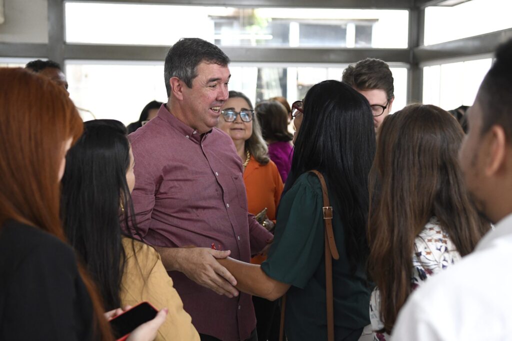 Governo de MS reajusta salário das carreiras de assistência, cidadania e defesa do consumidor Governo de MS reajusta salário das carreiras de assistência, cidadania e defesa do consumidor