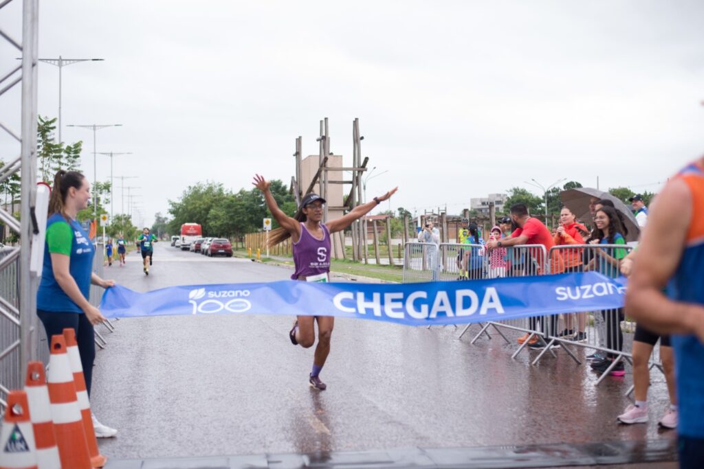 Corrida e Caminhada Suzano Faz Bem reúne 330 participantes e arrecada mais de 1,7 mil quilos de alimentos Corrida e Caminhada Suzano Faz Bem reúne 330 participantes e arrecada mais de 1,7 mil quilos de alimentos