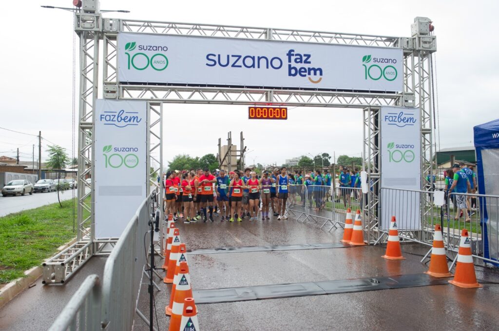 Corrida e Caminhada Suzano Faz Bem reúne 330 participantes e arrecada mais de 1,7 mil quilos de alimentos Corrida e Caminhada Suzano Faz Bem reúne 330 participantes e arrecada mais de 1,7 mil quilos de alimentos