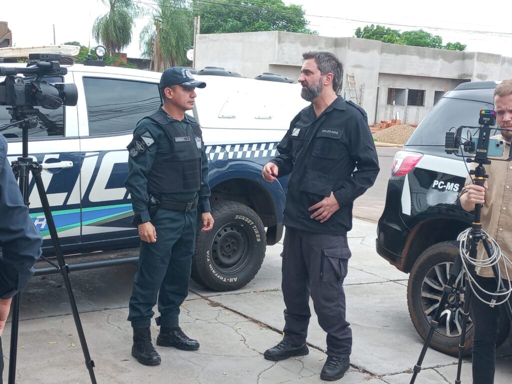 Operação Forças Unidas: Em ação conjunta, policiais capturam suspeitos de diversos roubos em Três Lagoas Operação Forças Unidas: Em ação conjunta, policiais capturam suspeitos de diversos roubos em Três Lagoas
