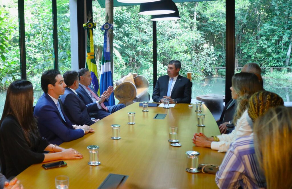 Governo de MS reforça harmonia entre poderes em visita institucional do presidente e do vice do STF Governo de MS reforça harmonia entre poderes em visita institucional do presidente e do vice do STF