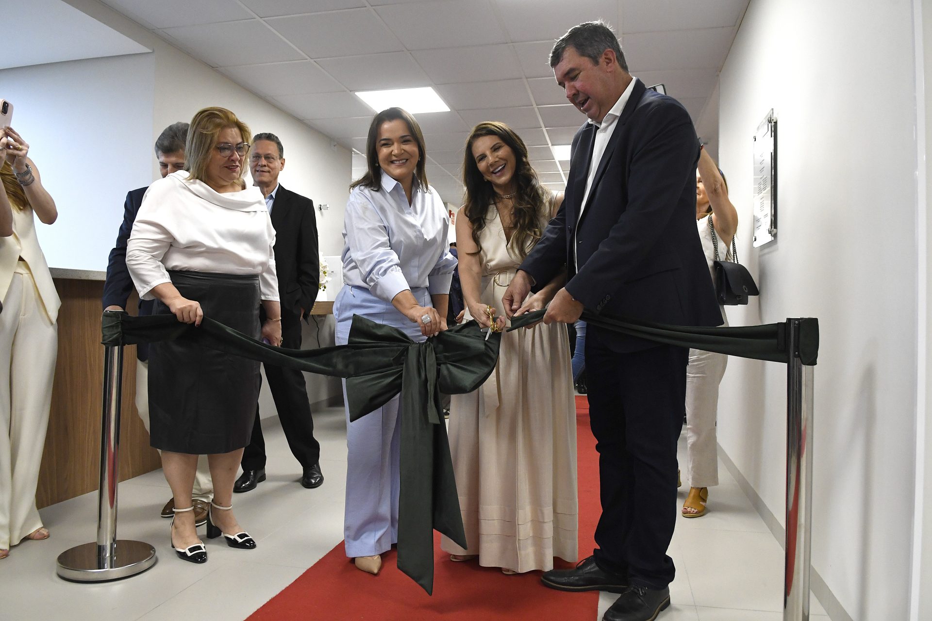 Com apoio do Governo de MS, Hospital do Câncer entrega terceiro andar com 32 novos leitos à população Com apoio do Governo de MS, Hospital do Câncer entrega terceiro andar com 32 novos leitos à população