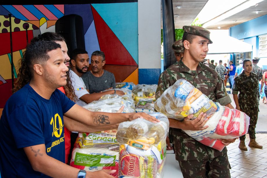 SMAS inicia Campanha Natal Solidário que entregará 4.502 cestas básicas SMAS inicia Campanha Natal Solidário que entregará 4.502 cestas básicas