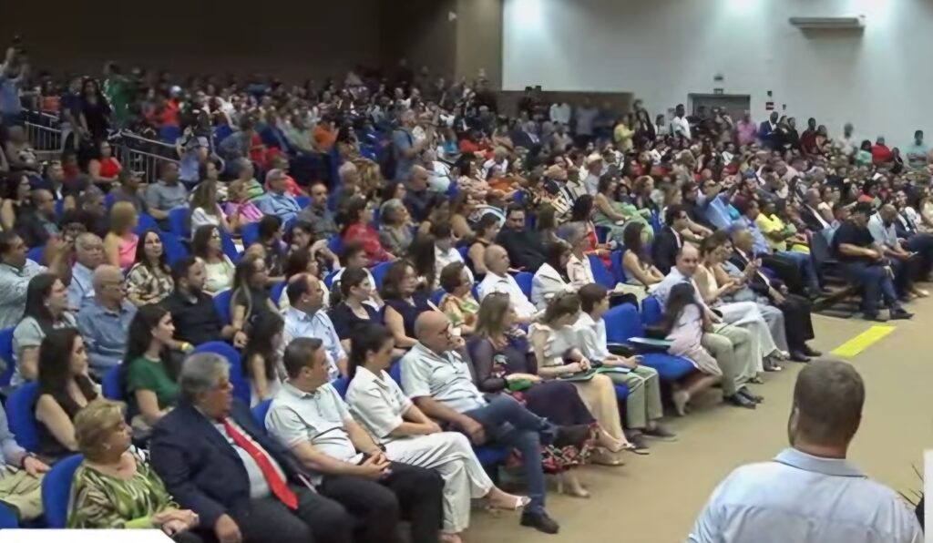 Cassiano Maia toma posse como prefeito de Três Lagoas e anuncia 20 metas administrativas Cassiano Maia toma posse como prefeito de Três Lagoas e anuncia 20 metas administrativas