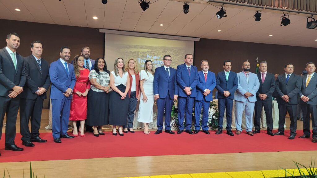 Cassiano Maia toma posse como prefeito de Três Lagoas e anuncia 20 metas administrativas Cassiano Maia toma posse como prefeito de Três Lagoas e anuncia 20 metas administrativas
