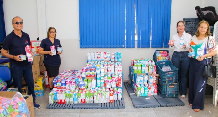ENTREGA-DA-ACAO-SOLIDARIA-CARRETA-LIMAO-DOCE-15-01-2-scaled