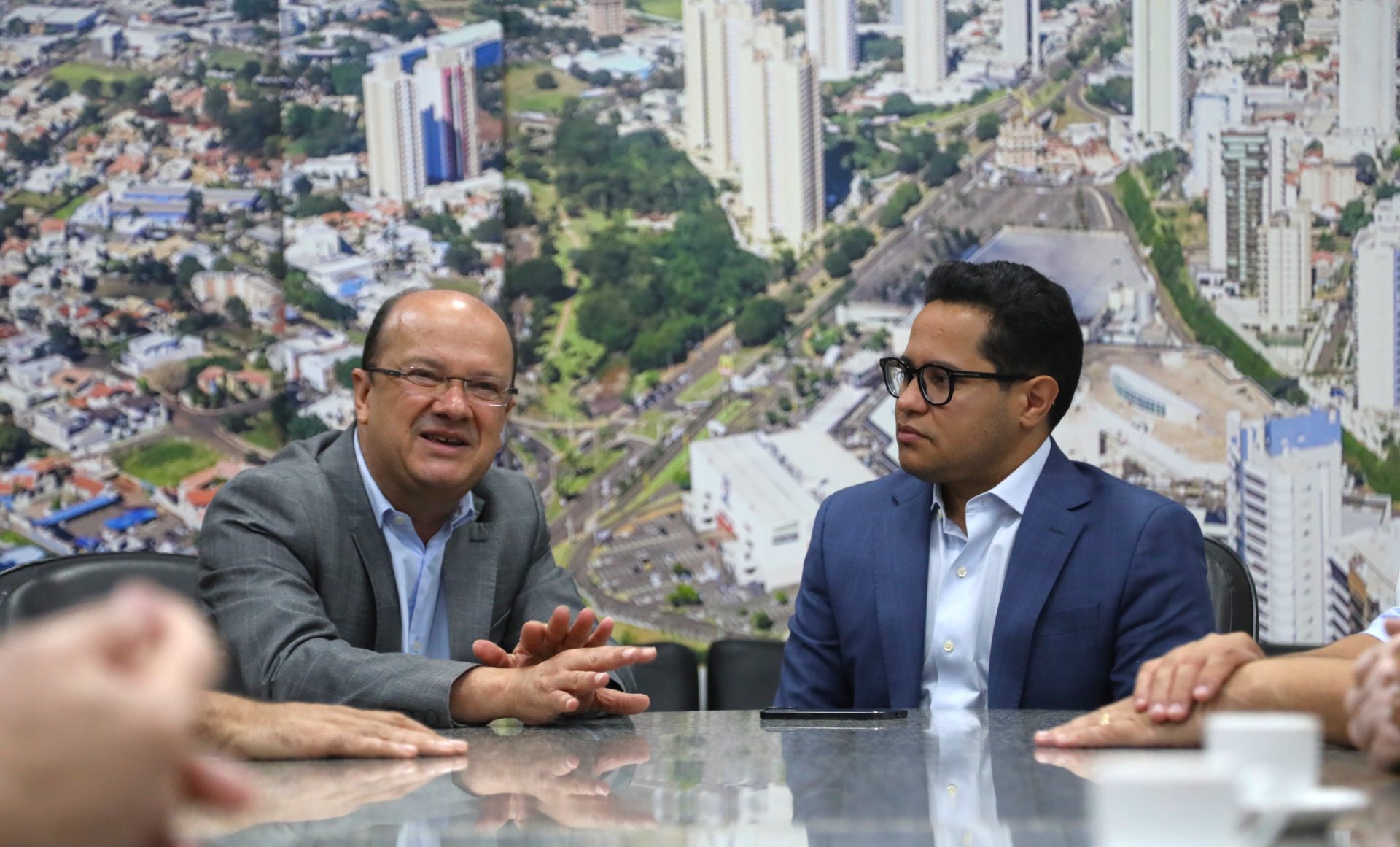 Governador em exercício reforça parcerias em agenda municipalista e harmonia entre poderes Governador em exercício reforça parcerias em agenda municipalista e harmonia entre poderes