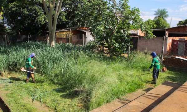 SEJUVEL realiza melhorias na quadra poliesportiva do Bairro Jupiá SEJUVEL realiza melhorias na quadra poliesportiva do Bairro Jupiá