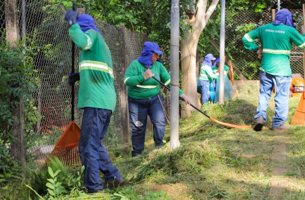 SEJUVEL realiza melhorias na quadra poliesportiva do Bairro Jupiá SEJUVEL realiza melhorias na quadra poliesportiva do Bairro Jupiá