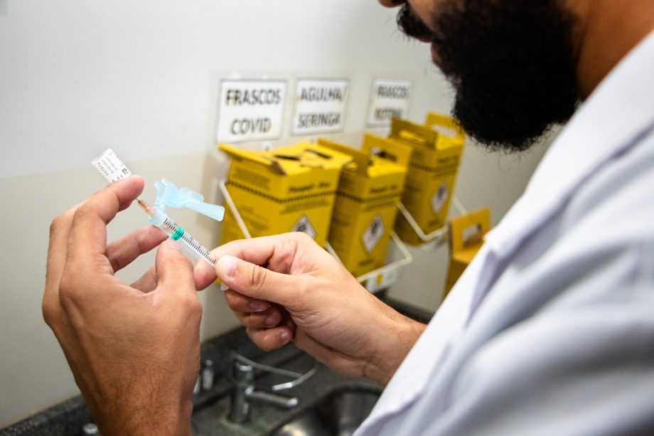 SMS realiza plantão do “MS Vacina Mais – Dengue”; campanha continua até 25 de fevereiro SMS realiza plantão do “MS Vacina Mais – Dengue”; campanha continua até 25 de fevereiro