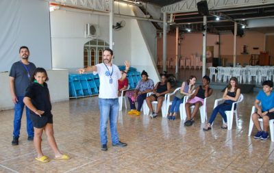 Prefeitura leva oficina ambiental à catequese da Paróquia Nossa Senhora Aparecida