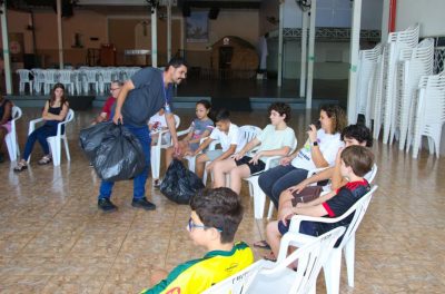 Prefeitura leva oficina ambiental à catequese da Paróquia Nossa Senhora Aparecida