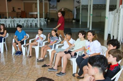 Prefeitura leva oficina ambiental à catequese da Paróquia Nossa Senhora Aparecida