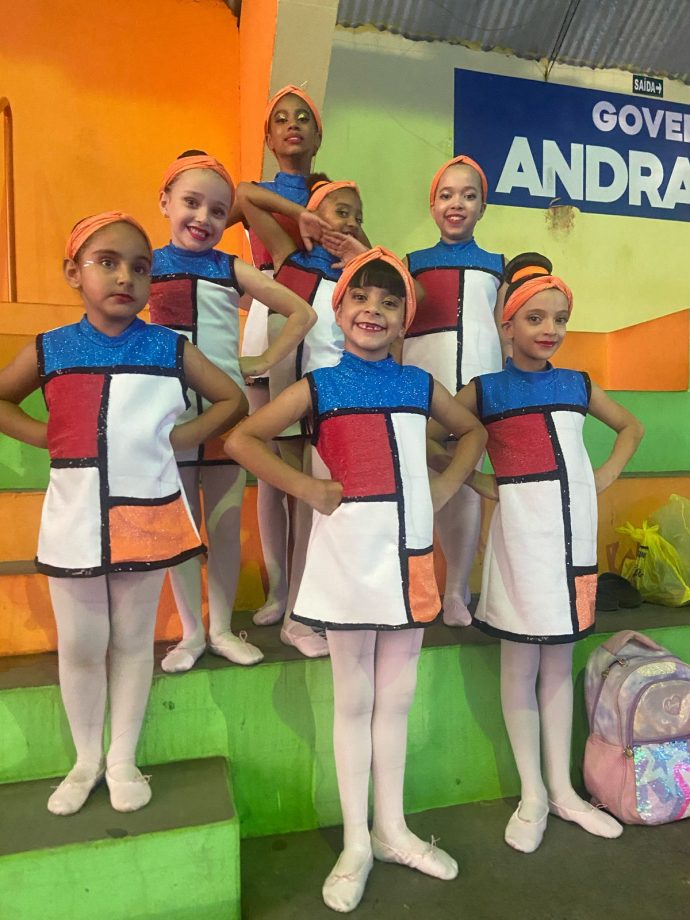 Três Lagoas se destaca em festival de dança com vários troféus e talentos locais Três Lagoas se destaca em festival de dança com vários troféus e talentos locais