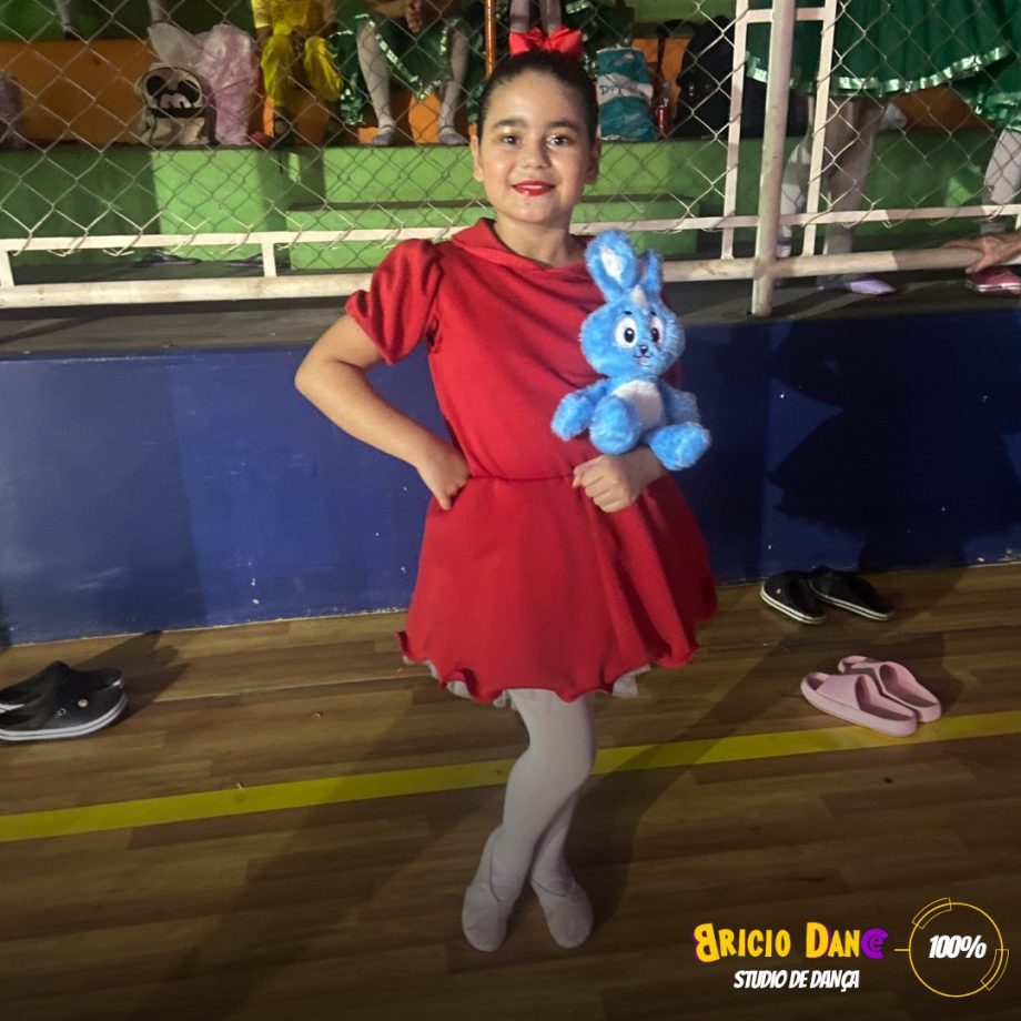 Três Lagoas se destaca em festival de dança com vários troféus e talentos locais Três Lagoas se destaca em festival de dança com vários troféus e talentos locais