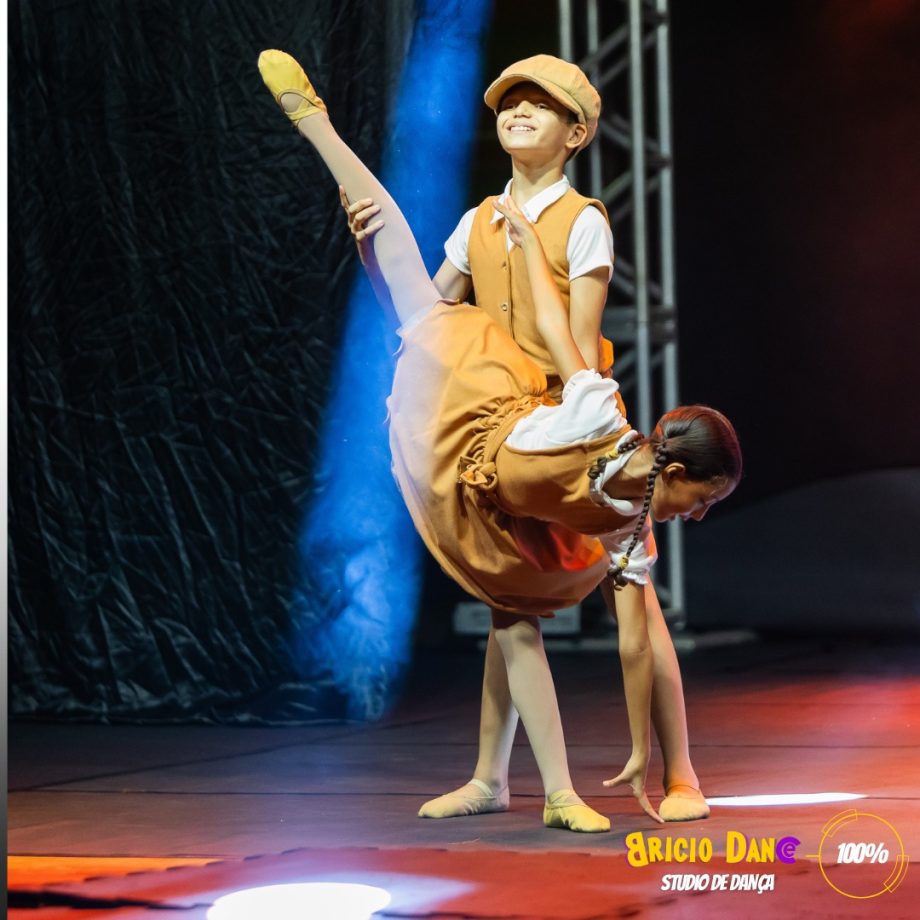 Três Lagoas se destaca em festival de dança com vários troféus e talentos locais Três Lagoas se destaca em festival de dança com vários troféus e talentos locais