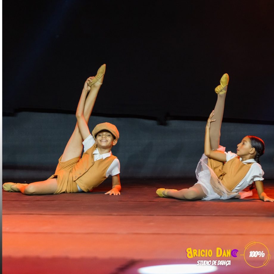 Três Lagoas se destaca em festival de dança com vários troféus e talentos locais Três Lagoas se destaca em festival de dança com vários troféus e talentos locais