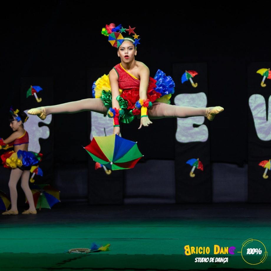Três Lagoas se destaca em festival de dança com vários troféus e talentos locais Três Lagoas se destaca em festival de dança com vários troféus e talentos locais