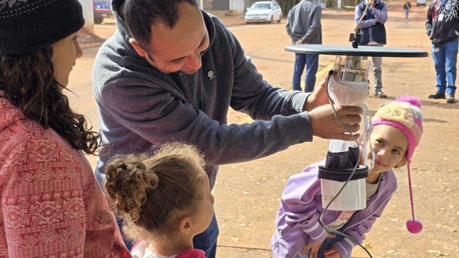 Equipes da Saúde promovem blitz educativa no Distrito de Arapuá para ajudar no combate ao mosquito Aedes aegypti