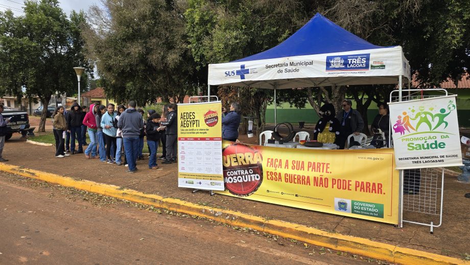 Equipes da Saúde promovem blitz educativa no Distrito de Arapuá para ajudar no combate ao mosquito Aedes aegypti