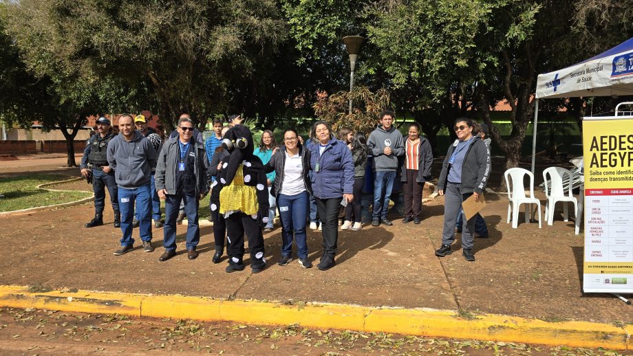 Equipes da Saúde promovem blitz educativa no Distrito de Arapuá para ajudar no combate ao mosquito Aedes aegypti