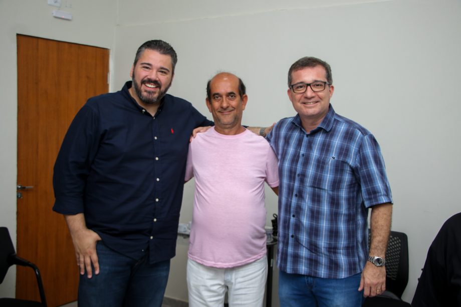 Prefeitura e Câmara aprovam reivindicação histórica em cargos de servidores
