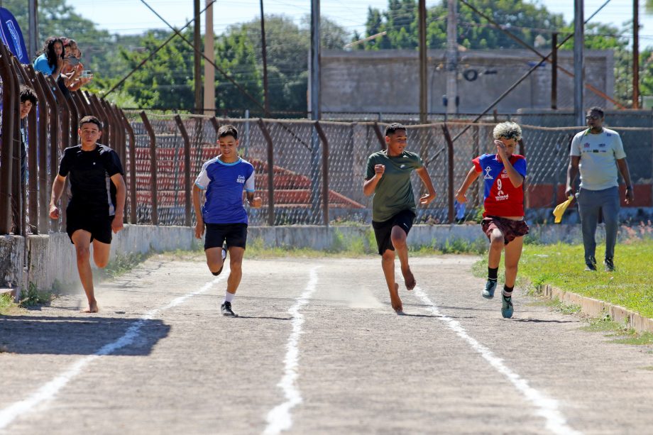 Escola Dom Aquino e Colégio Sesi dominam o atletismo nos Jogos Escolares Três-lagoenses 2025 Escola Dom Aquino e Colégio Sesi dominam o atletismo nos Jogos Escolares Três-lagoenses 2025