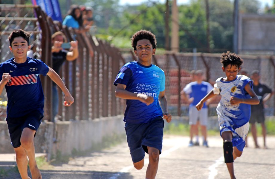 Escola Dom Aquino e Colégio Sesi dominam o atletismo nos Jogos Escolares Três-lagoenses 2025 Escola Dom Aquino e Colégio Sesi dominam o atletismo nos Jogos Escolares Três-lagoenses 2025
