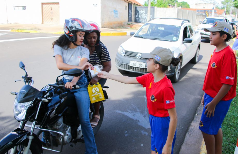 Prefeitura de Três Lagoas inicia o Maio Amarelo com cerimônia na Feira Central e várias ações educativas Prefeitura de Três Lagoas inicia o Maio Amarelo com cerimônia na Feira Central e várias ações educativas