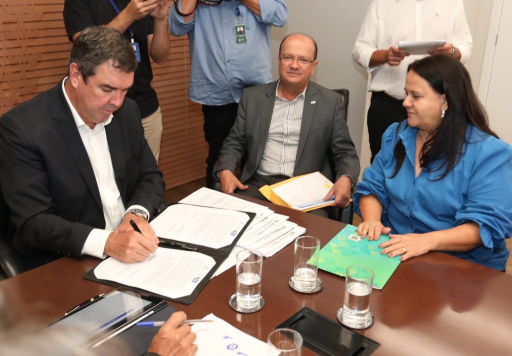 Bataguassu apresenta projetos para habitação, pavimentação de bairros e Núcleo Industrial Bataguassu apresenta projetos para habitação, pavimentação de bairros e Núcleo Industrial