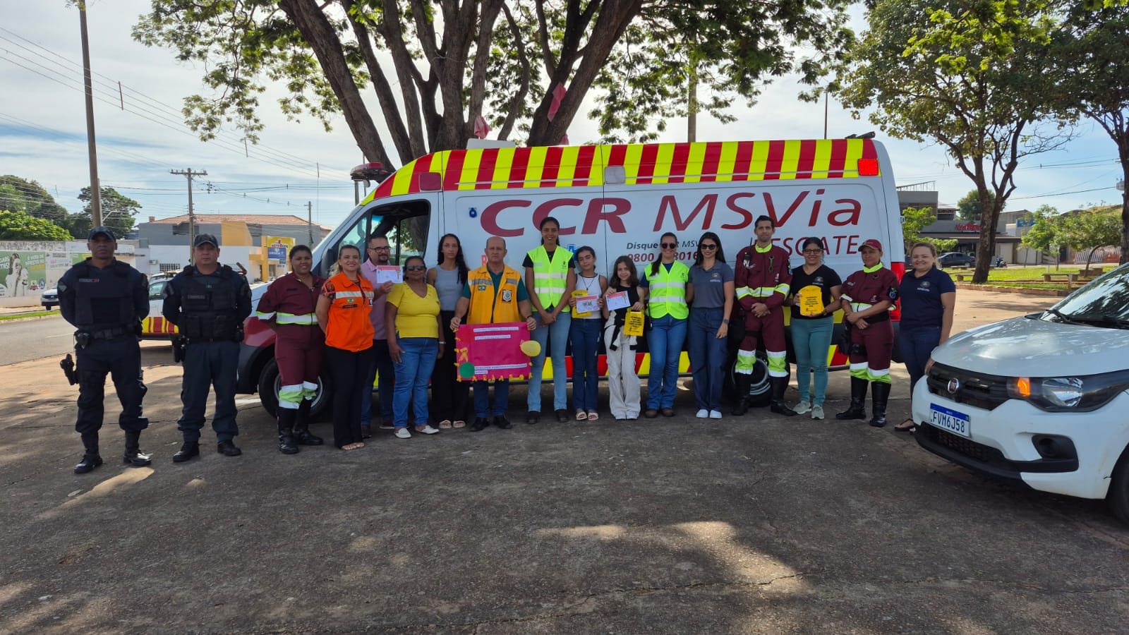 CCR MSVia promove blitz educativa com crianças em Rio Verde de MT pelo Maio Amarelo CCR MSVia promove blitz educativa com crianças em Rio Verde de MT pelo Maio Amarelo