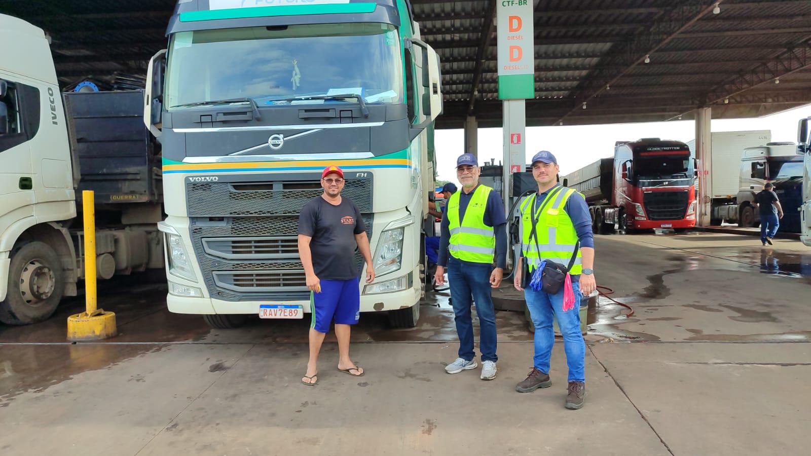 Maio Amarelo: Caminhoneiros recebem atendimento gratuito da CCR MSVia na BR-163/MS Maio Amarelo: Caminhoneiros recebem atendimento gratuito da CCR MSVia na BR-163/MS