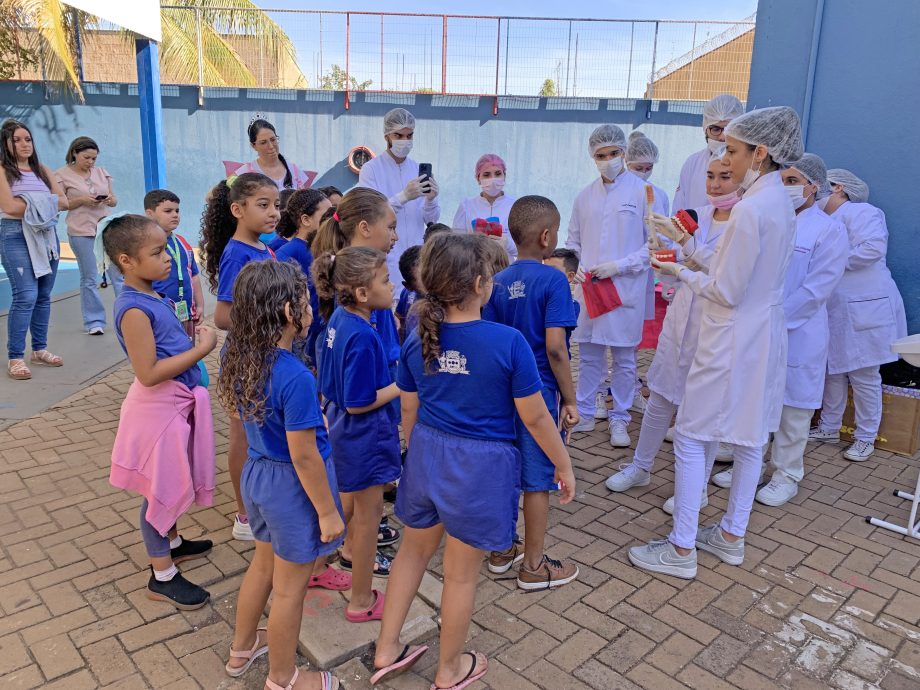 SMS realiza 1ª ação de Educação em Saúde Bucal na Escola Ramez Tebet SMS realiza 1ª ação de Educação em Saúde Bucal na Escola Ramez Tebet