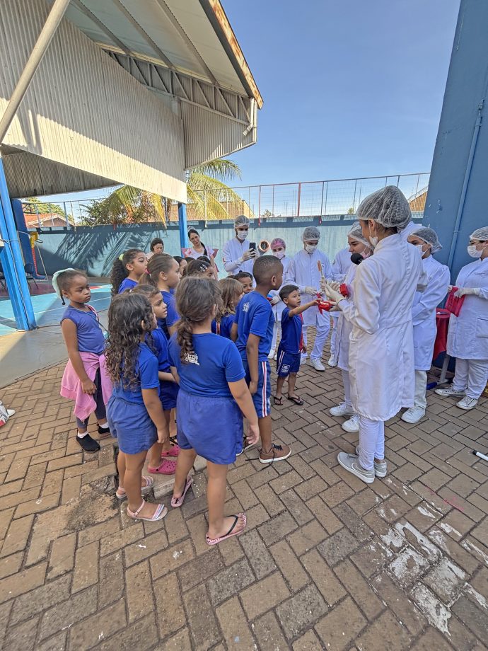 SMS realiza 1ª ação de Educação em Saúde Bucal na Escola Ramez Tebet SMS realiza 1ª ação de Educação em Saúde Bucal na Escola Ramez Tebet