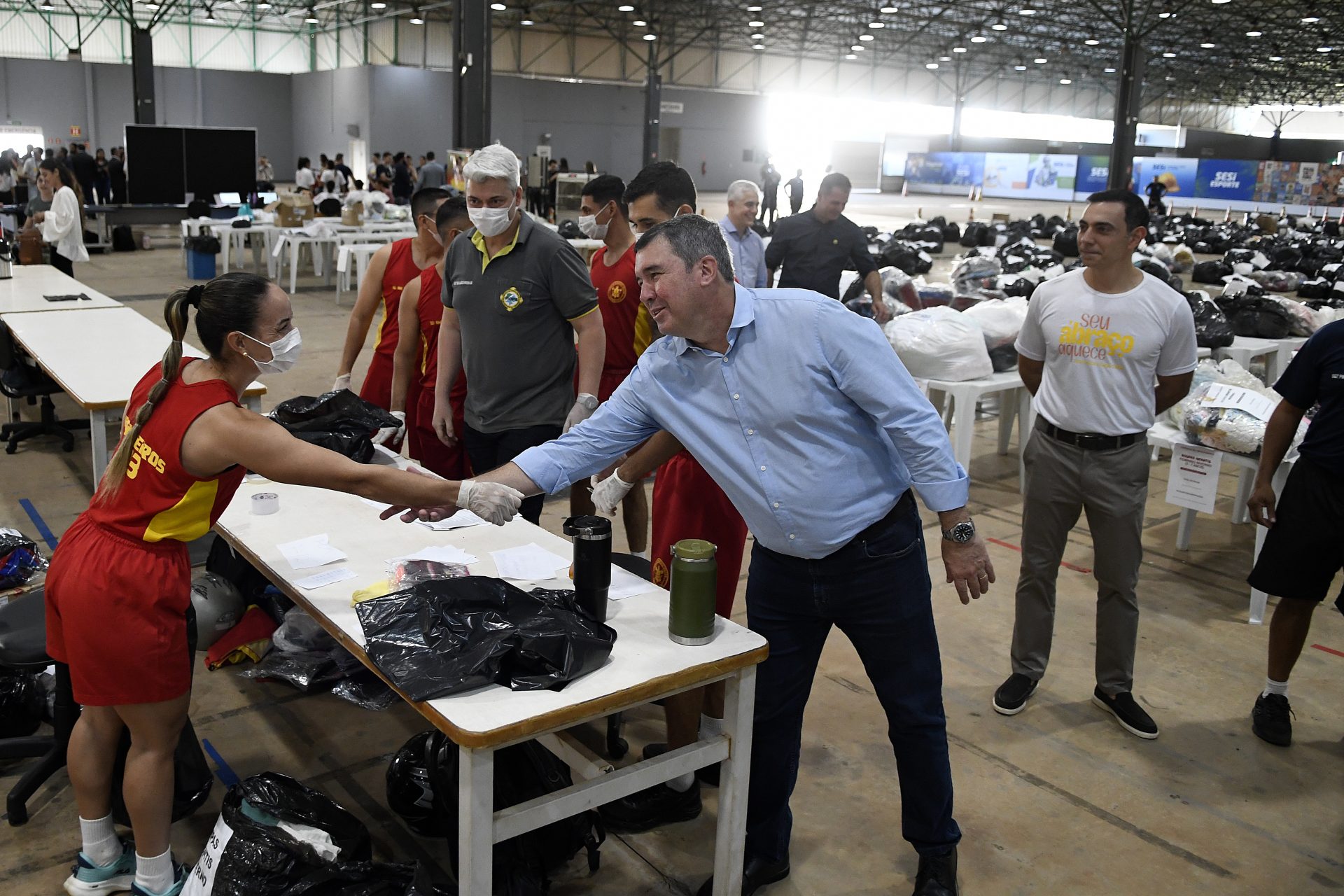 Seu Abraço Aquece: com apoio de servidores e parceiros campanha arrecada mais de 161,8 mil peças Seu Abraço Aquece: com apoio de servidores e parceiros campanha arrecada mais de 161,8 mil peças