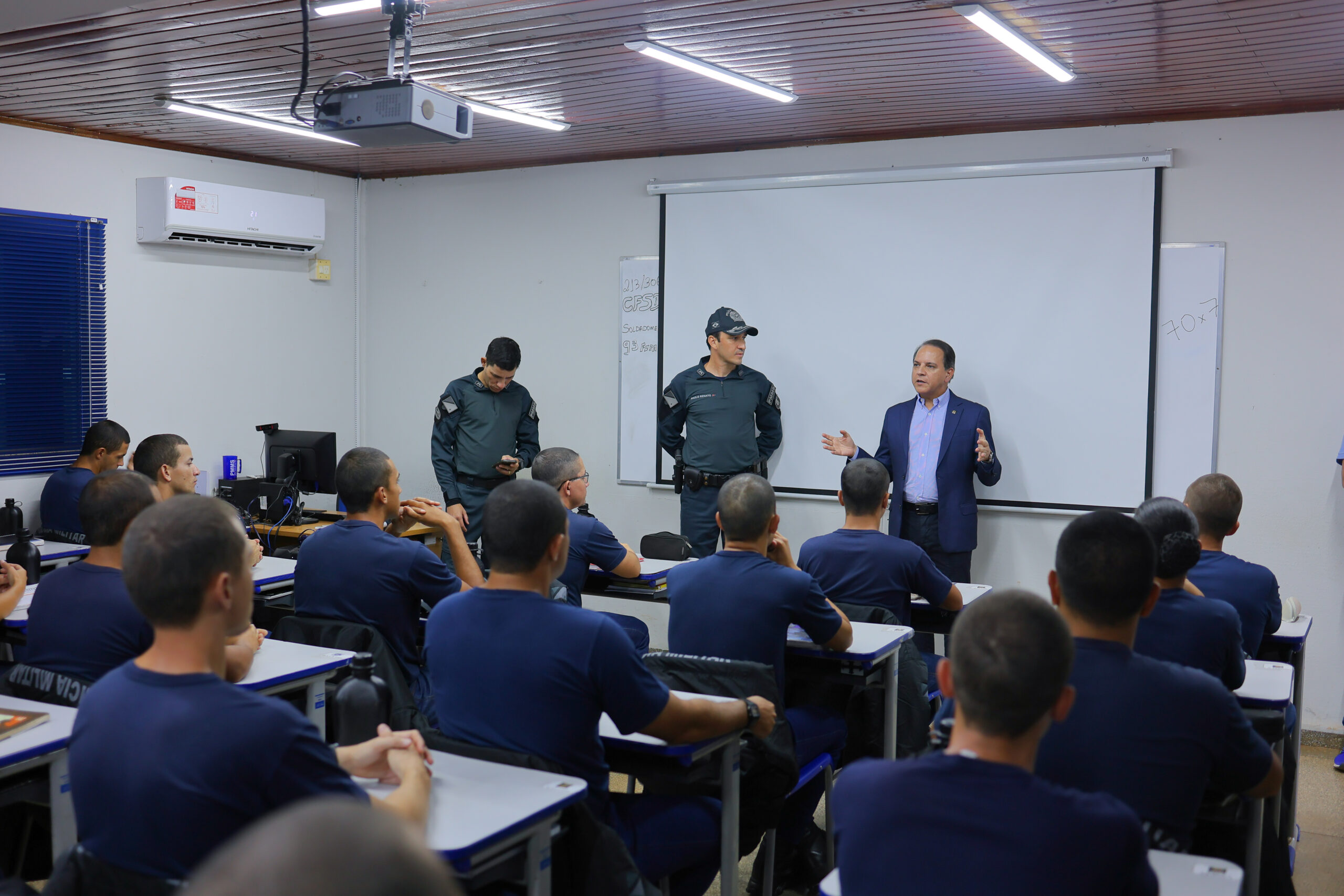 Coronel David entrega recurso para equoterapia de Nova Andradina e recebe agradecimentos de alunos do Curso de Formação da PM Coronel David entrega recurso para equoterapia de Nova Andradina e recebe agradecimentos de alunos do Curso de Formação da PM