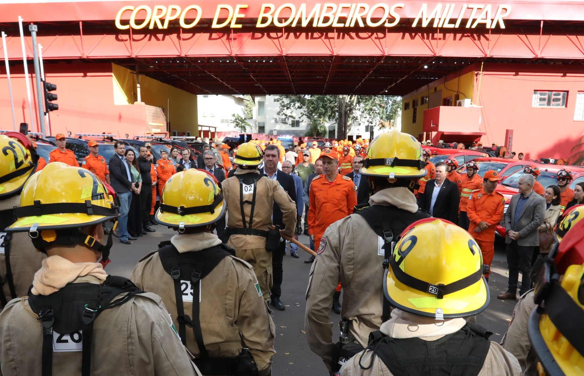 Governo de MS entrega viaturas e equipamentos para a Polícia Penal e para combater aos incêndios no Pantanal Governo de MS entrega viaturas e equipamentos para a Polícia Penal e para combater aos incêndios no Pantanal