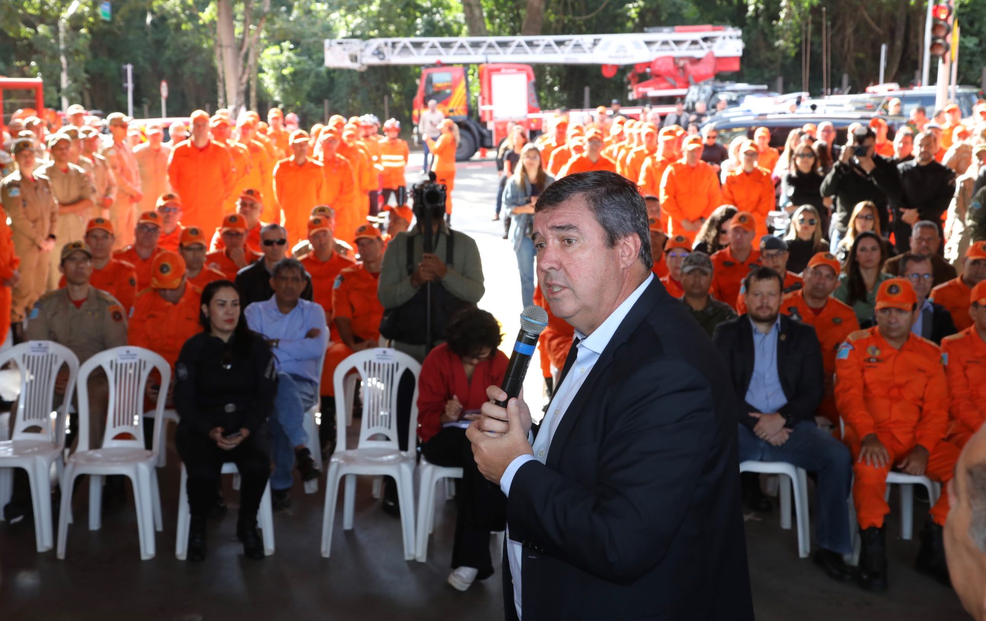 Governo de MS entrega viaturas e equipamentos para a Polícia Penal e para combater aos incêndios no Pantanal Governo de MS entrega viaturas e equipamentos para a Polícia Penal e para combater aos incêndios no Pantanal