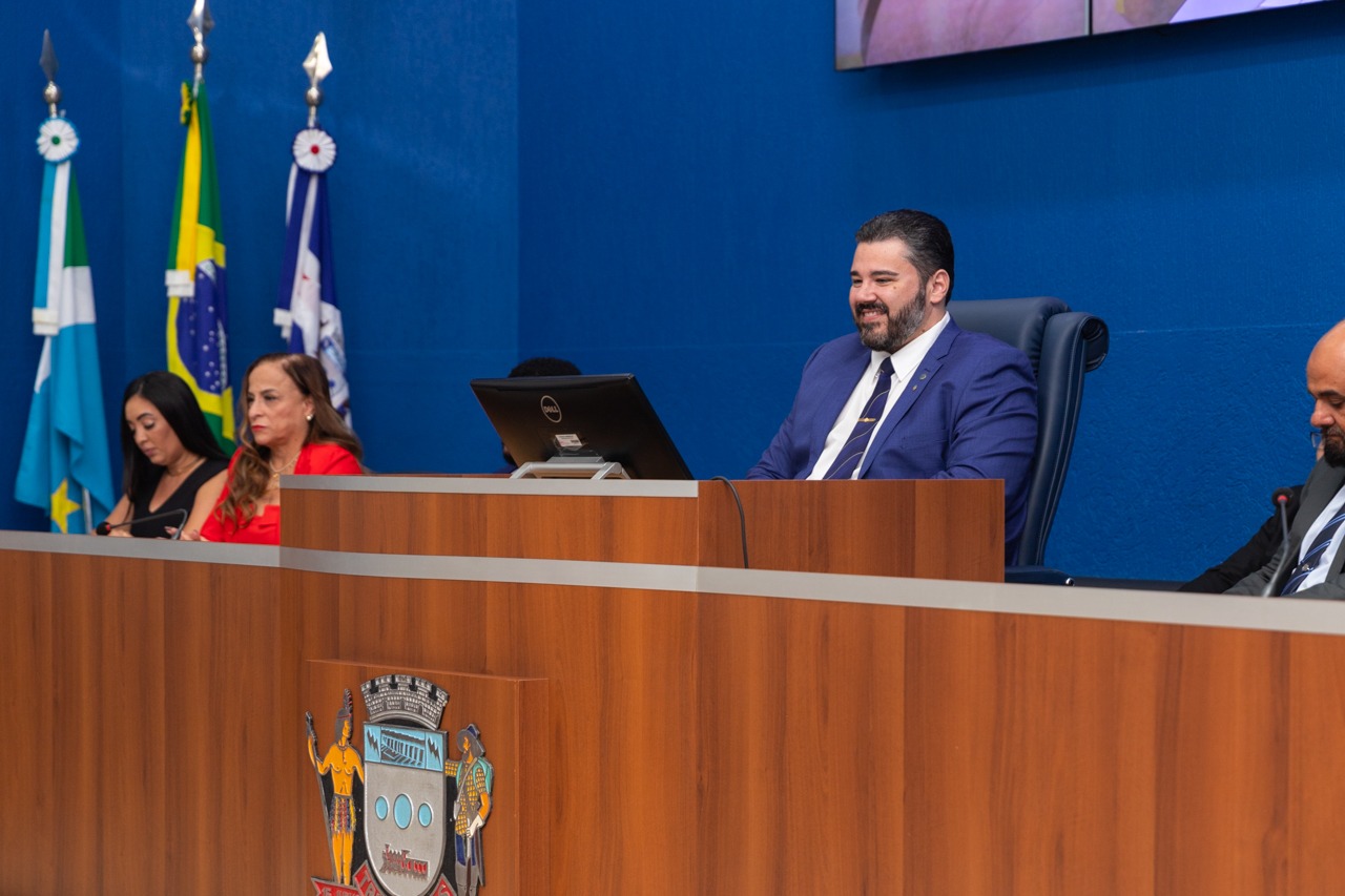 Em noite histórica, primeiros jovens vereadores de Três Lagoas tomam posse Em noite histórica, primeiros jovens vereadores de Três Lagoas tomam posse