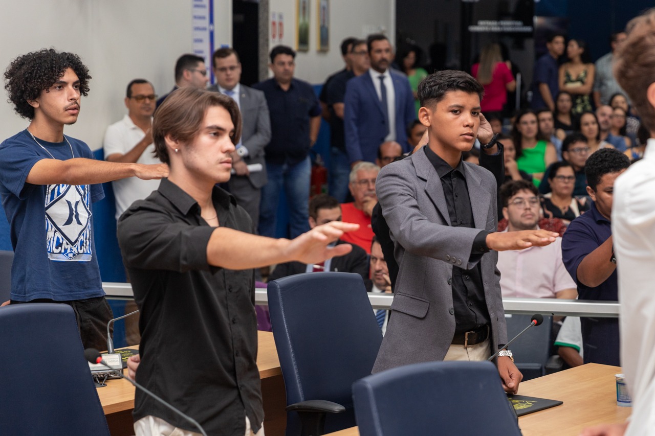 Em noite histórica, primeiros jovens vereadores de Três Lagoas tomam posse Em noite histórica, primeiros jovens vereadores de Três Lagoas tomam posse