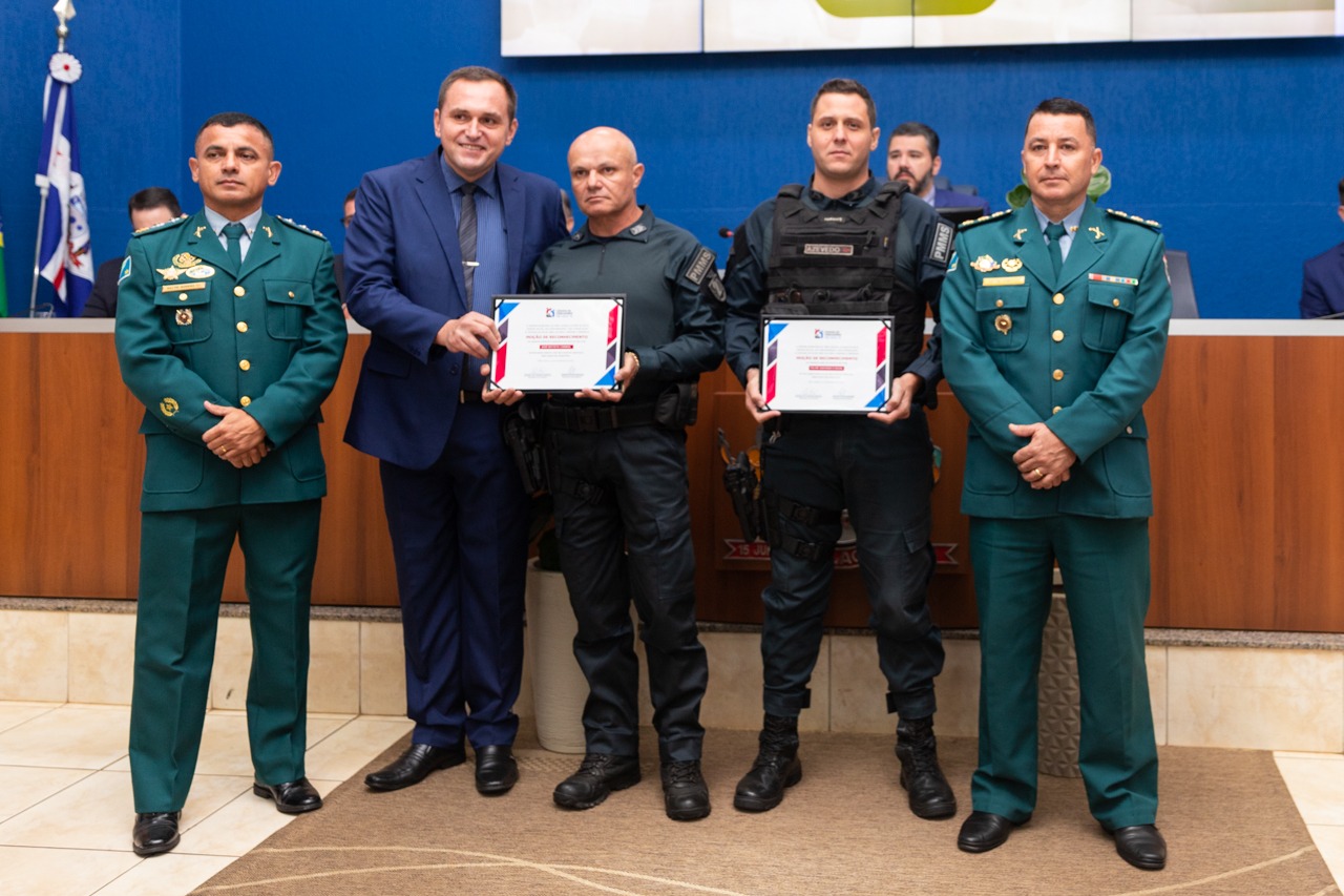Autoridades da segurança pública do MS recebem títulos de cidadãos três-lagoenses Autoridades da segurança pública do MS recebem títulos de cidadãos três-lagoenses