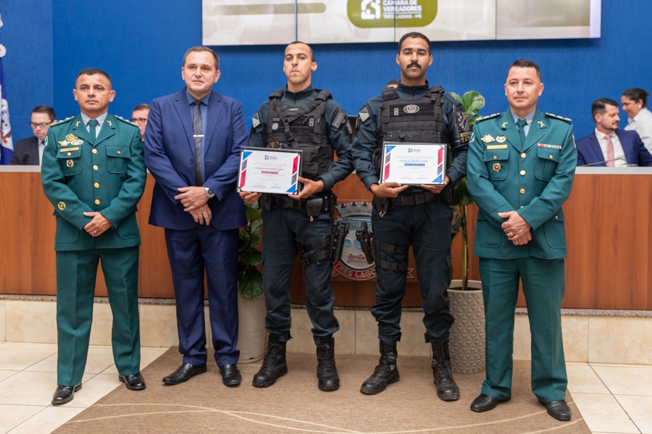 Autoridades da segurança pública do MS recebem títulos de cidadãos três-lagoenses Autoridades da segurança pública do MS recebem títulos de cidadãos três-lagoenses
