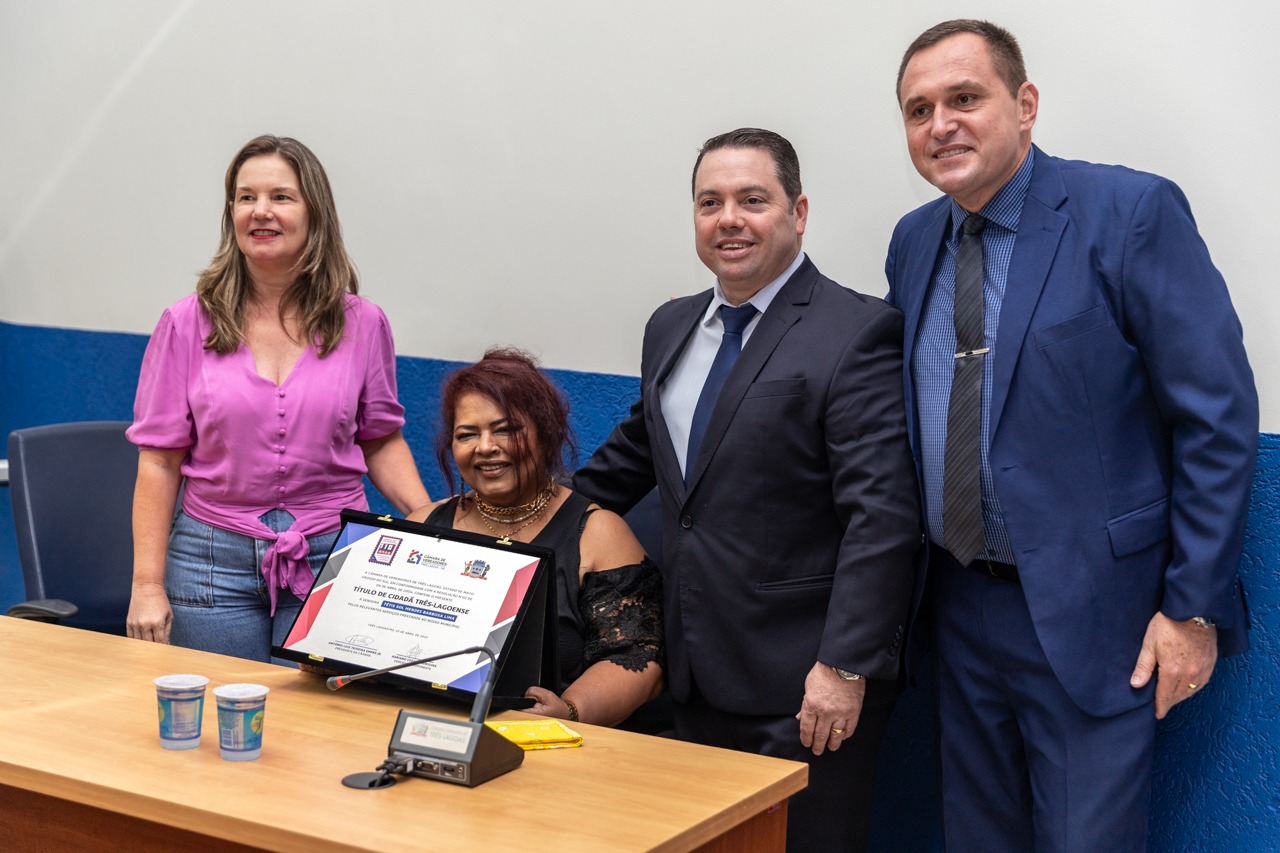 Autoridades da segurança pública do MS recebem títulos de cidadãos três-lagoenses Autoridades da segurança pública do MS recebem títulos de cidadãos três-lagoenses